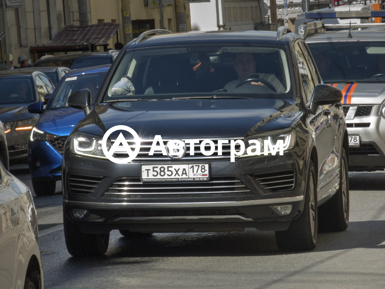 Информация об авто Volkswagen Touareg с гос. номеру Т585ХА178